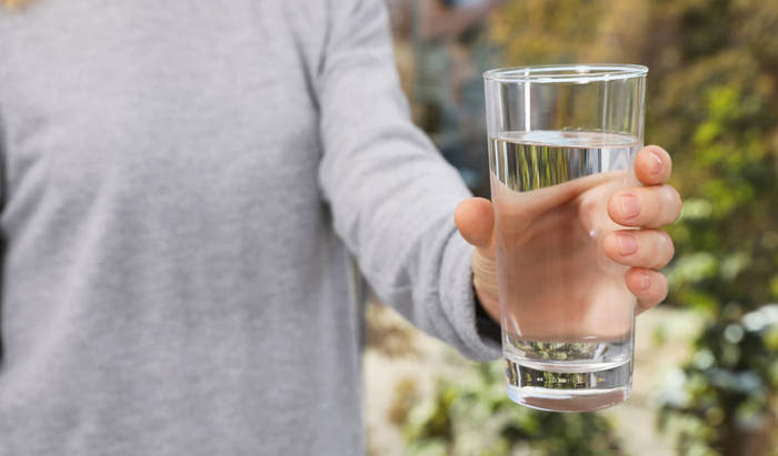 水
